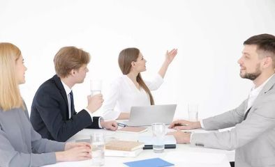 瞿海為益陽青年創新創業孵化基地揭牌并為入駐企業頒證 技術咨詢賦能發展新引擎